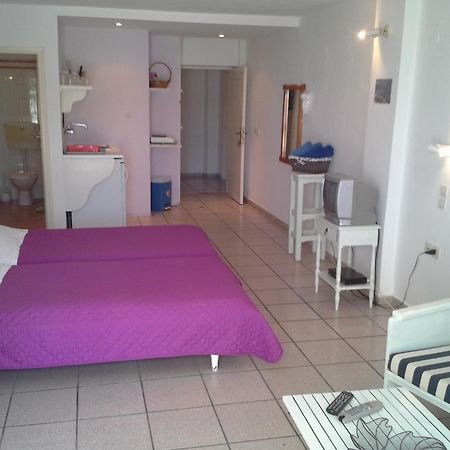 Skiathos City Views Studios-Apartments エクステリア 写真