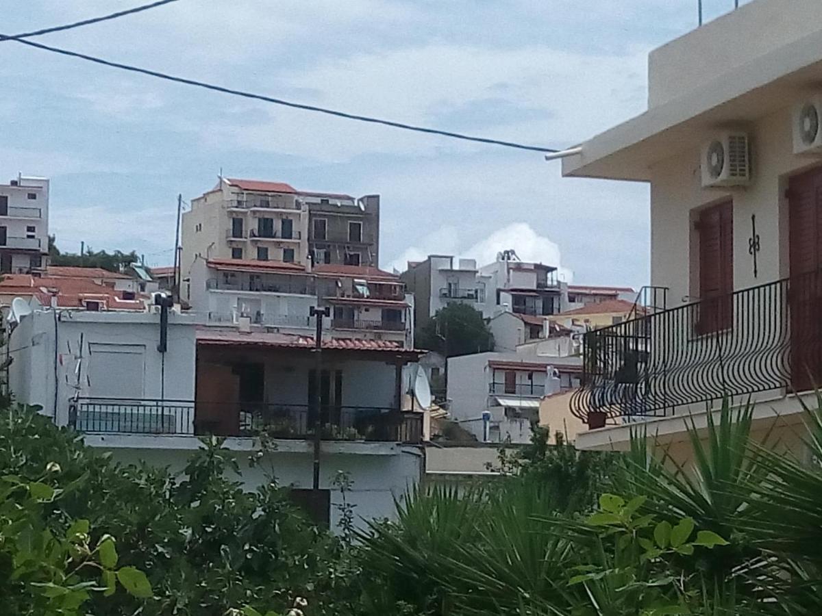 Skiathos City Views Studios-Apartments エクステリア 写真