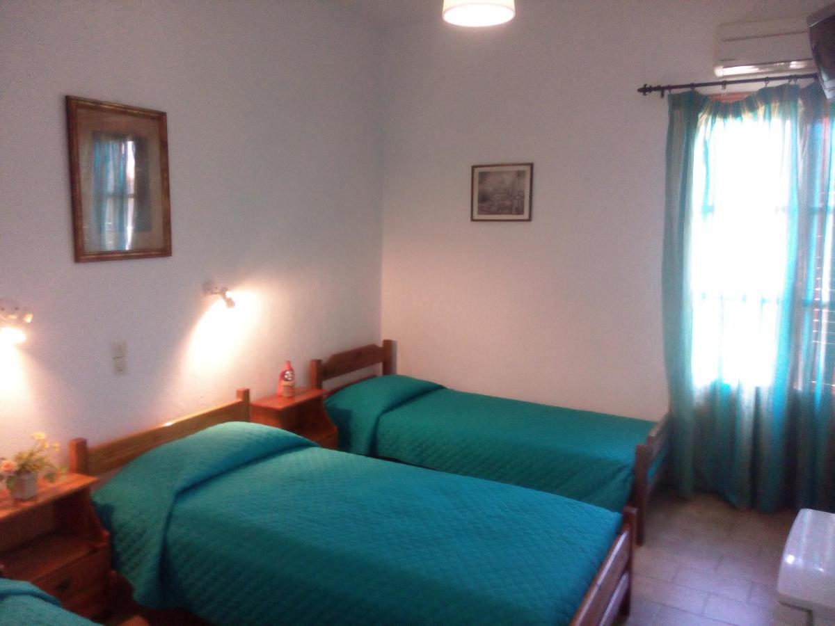 Skiathos City Views Studios-Apartments エクステリア 写真
