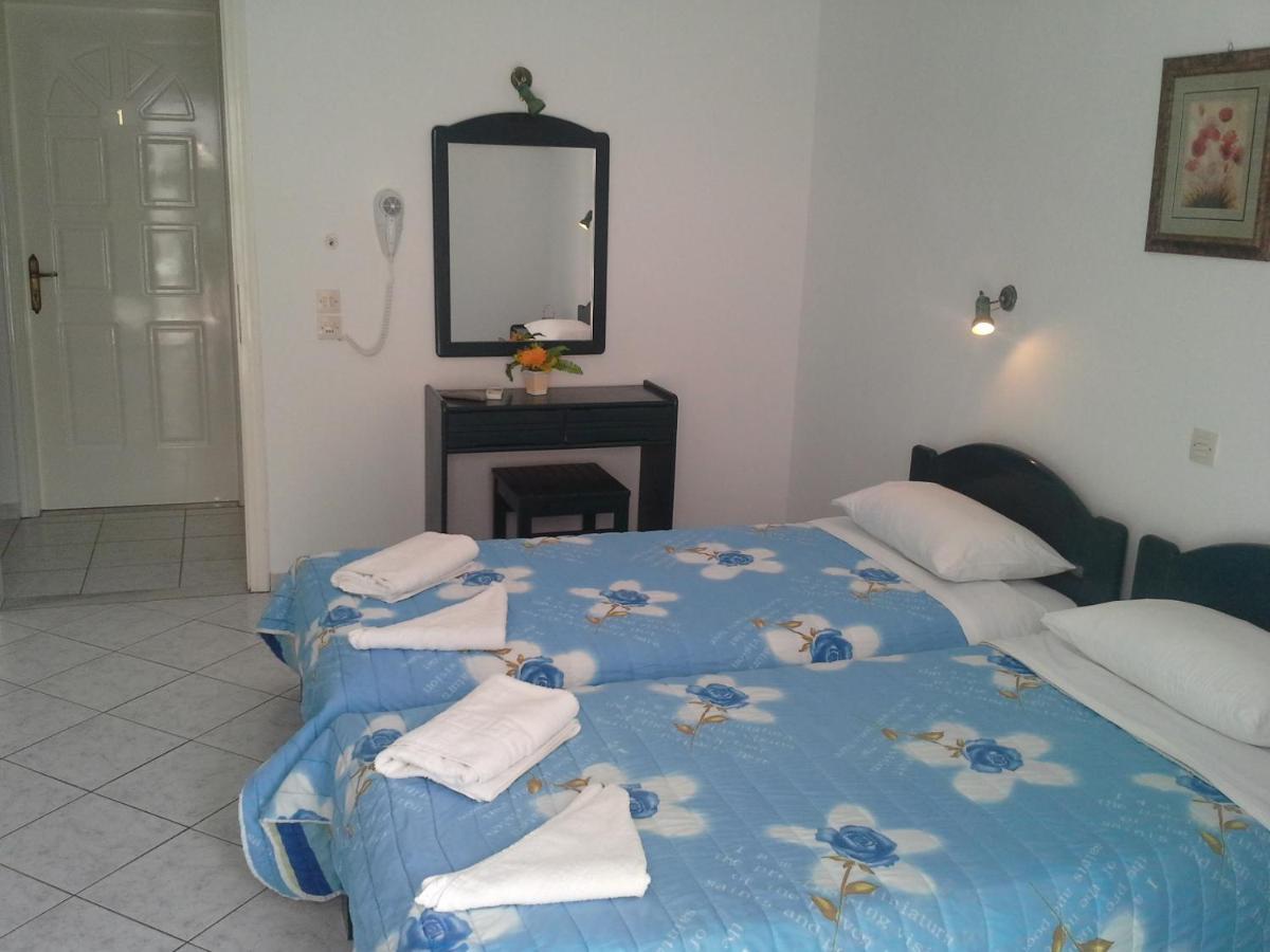 Skiathos City Views Studios-Apartments エクステリア 写真