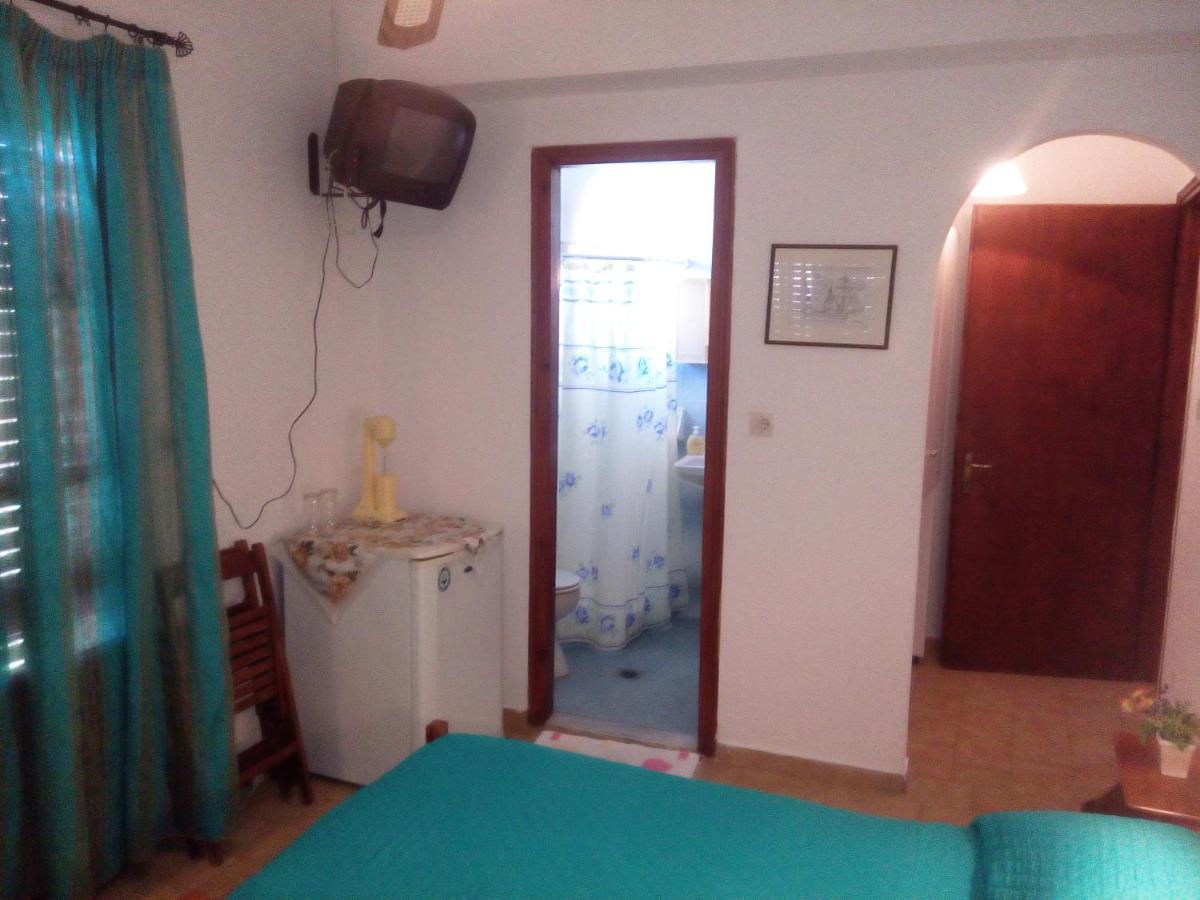 Skiathos City Views Studios-Apartments エクステリア 写真
