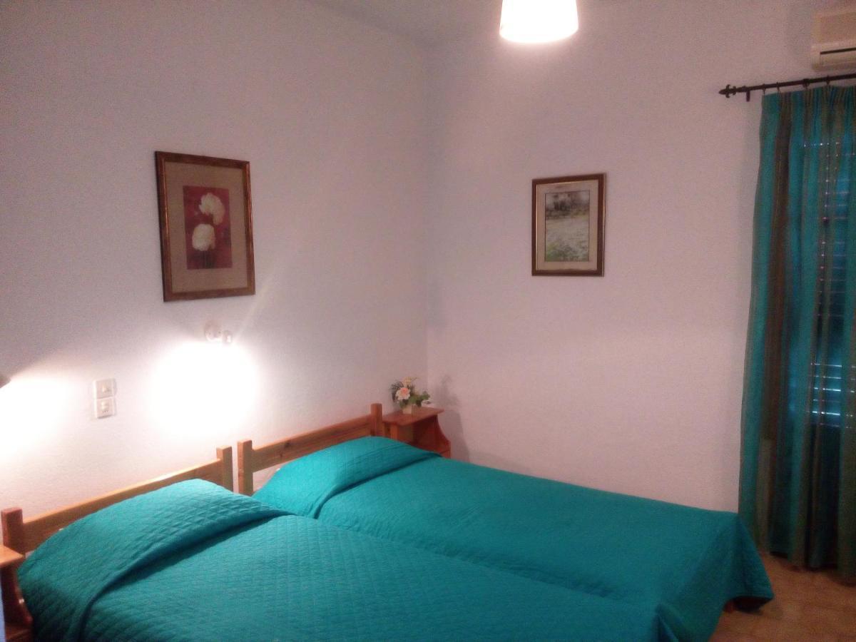 Skiathos City Views Studios-Apartments エクステリア 写真