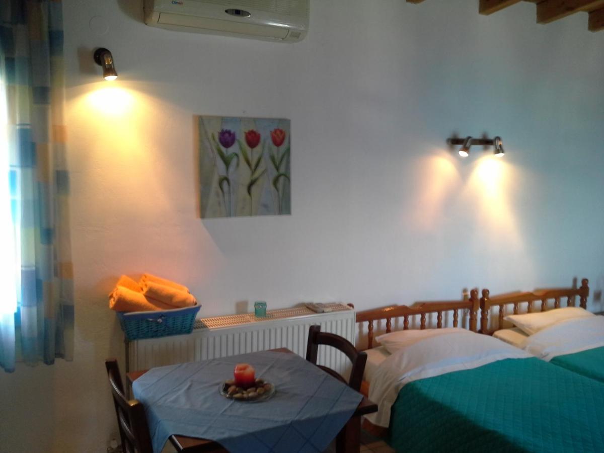Skiathos City Views Studios-Apartments エクステリア 写真