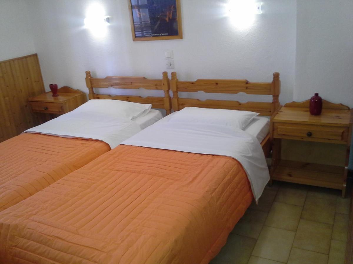 Skiathos City Views Studios-Apartments エクステリア 写真