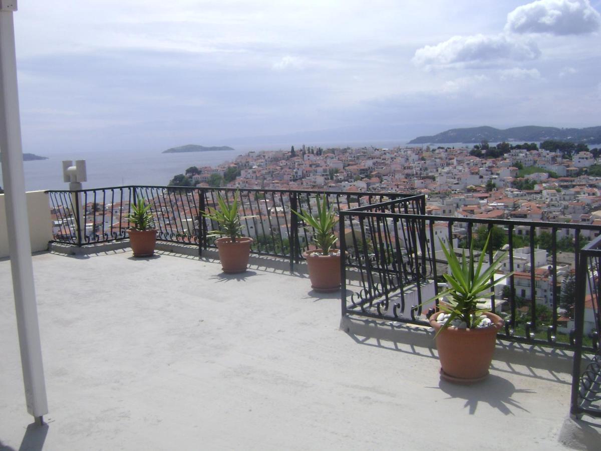 Skiathos City Views Studios-Apartments エクステリア 写真