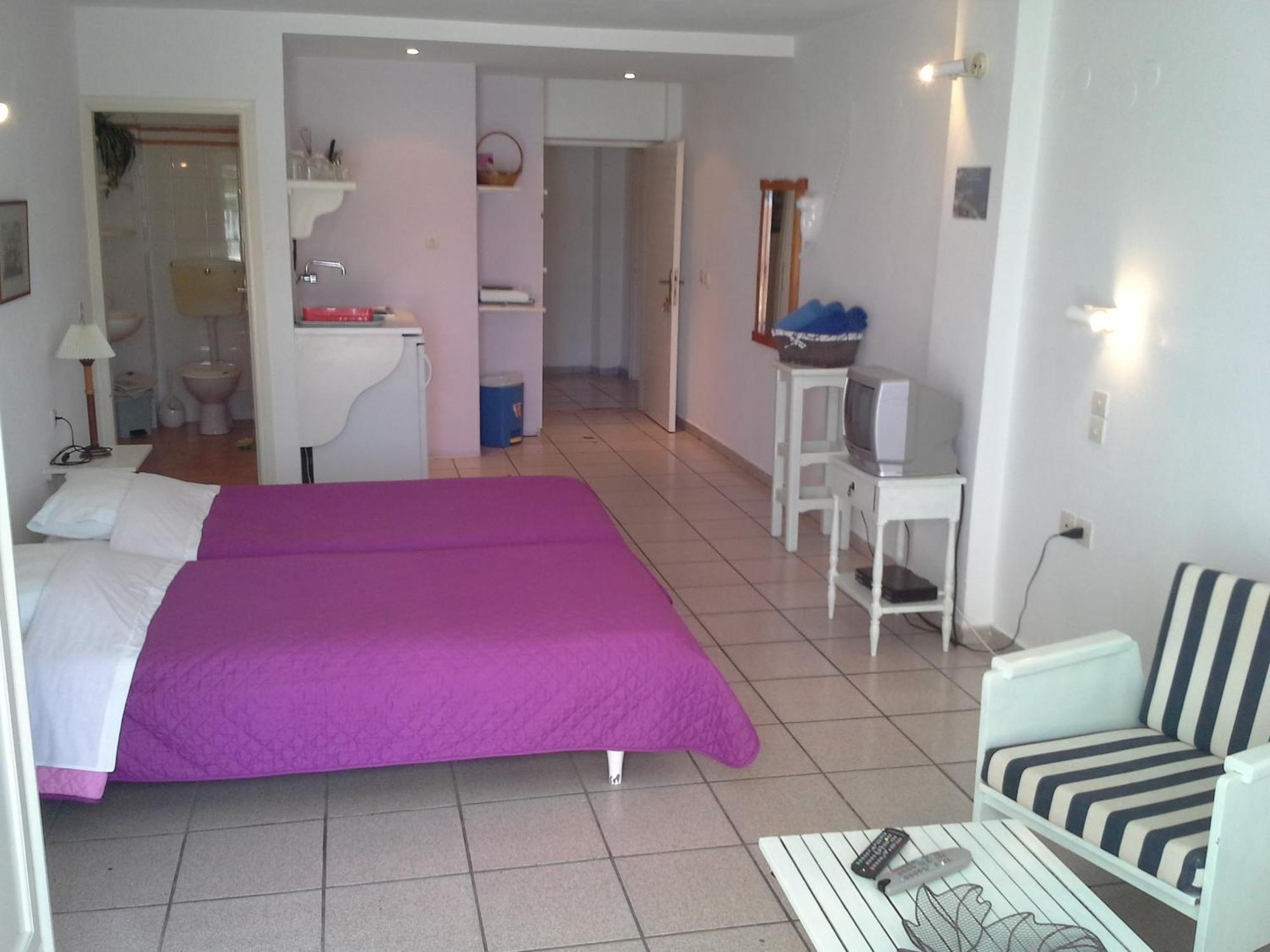 Skiathos City Views Studios-Apartments エクステリア 写真